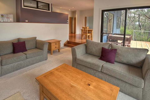 Delmonte - Accommodation Bookings 4