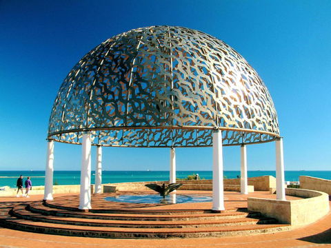 Geraldton Luxury Vacation Home With Free Netflix - Accommodation Bookings 3