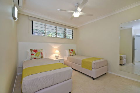 Beach Front Lagoon Lodge Apartments - Accommodation Bookings 4