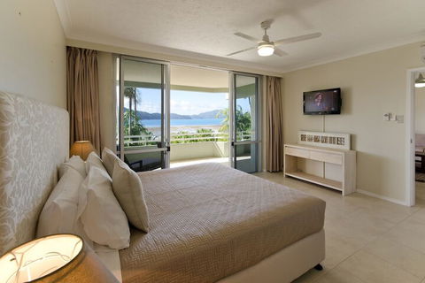 Beach Front Lagoon Lodge Apartments - Accommodation Bookings 3