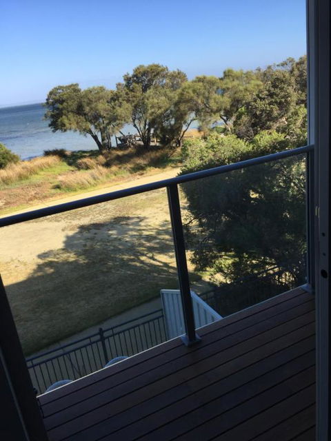 Falcon Bay 4x4 Townhouse - Accommodation Bookings 3