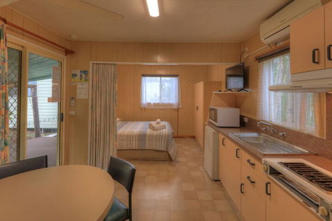 Flying Fish Point Tourist Park - Accommodation Bookings 6