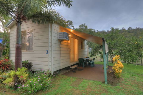 Flying Fish Point Tourist Park - Accommodation Bookings 1