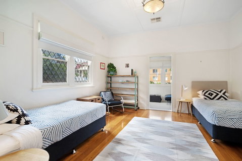 Newcastle Executive Homes - Cooks Hill Cottage - Accommodation Bookings 6