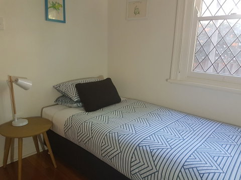 Newcastle Executive Homes - Cooks Hill Cottage - Accommodation Bookings 5