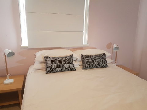 Newcastle Executive Homes - Cooks Hill Cottage - Accommodation Bookings 1
