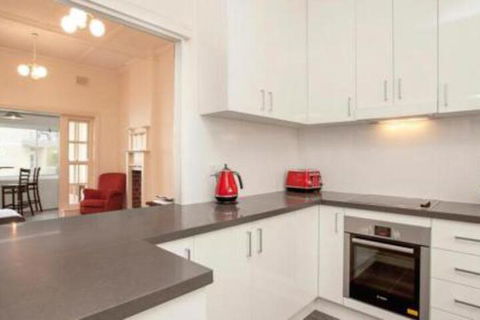 Apartment West Esplanade MAN93 - Accommodation Bookings 5