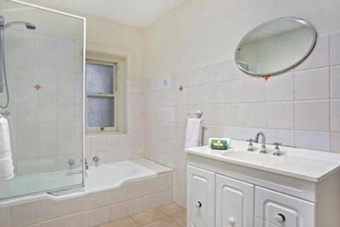 Apartment West Esplanade MAN93 - Accommodation Bookings 0