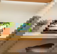 Sophisticated Apartment near Beach - Accommodation Bookings