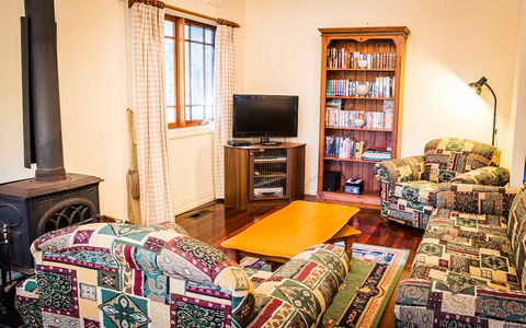 Whispering Pines Cottages - Accommodation Bookings 2