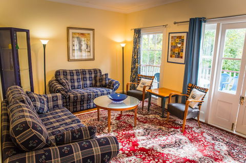 Whispering Pines Cottages - Accommodation Bookings 1