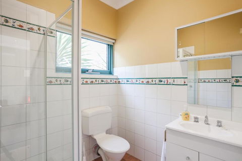 Anglesea River Apartments 2 Bed Unit 2 / 4 - Accommodation Bookings 4