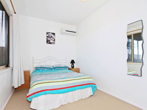 Through The Looking Glass - Accommodation Bookings 6