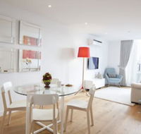 Boutique Stays - Sea Breeze Port Melbourne - Accommodation Bookings