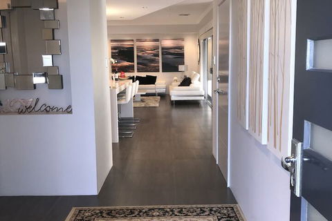Magnificent Beach Retreat - Accommodation Bookings 3