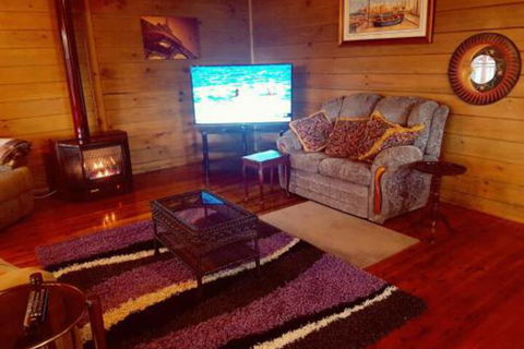 Abelia Lakeside No 2 Big Spa COTTAGE - Accommodation Bookings 0