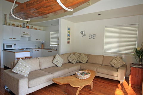 Beach Shack On The Lagoon - Accommodation Bookings 1
