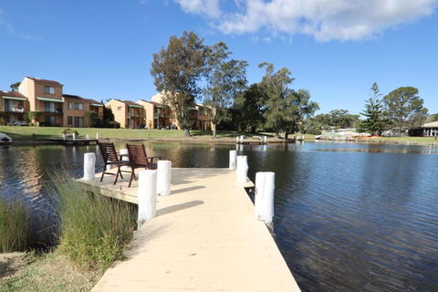 Holiday On The Water - Accommodation Bookings 1