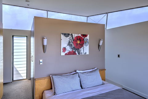 Footprints 2 - Accommodation Bookings 2