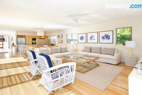 16 The Quarterdeck - Accommodation Bookings 5