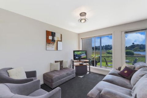 MOYNE VIEWS NO. 2 - Accommodation Bookings 0