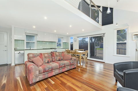 JOHANSSONS PERCH COTTAGE - Accommodation Bookings 0