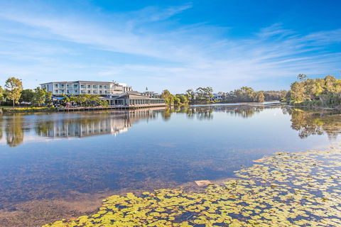 Best Western Plus North Lakes Hotel - Accommodation Bookings 4