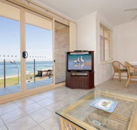 2 Bedroom Apartment Little Hut Unit 3 20 Kurrawa Close - Accommodation Bookings