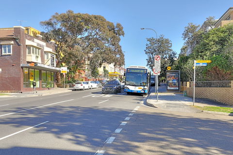 4 BR Apartment Short Walk To Bondi Beach - Accommodation Bookings 4