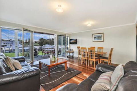 JOHANSSONS PERCH No. 1 - Accommodation Bookings 0
