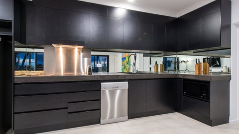 Onestep Airlie Retreat - Accommodation Bookings 2