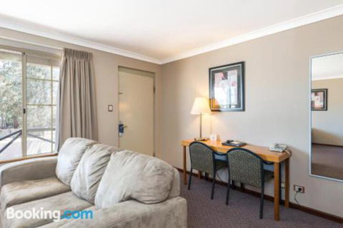 MIDAS MOTEL KALGOORLIE - Accommodation Bookings 3
