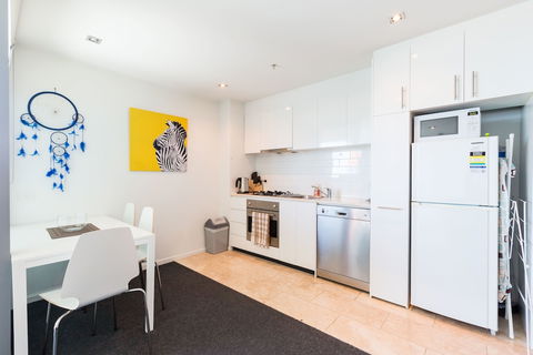 ALLINDA, 1BDR Melbourne Apartment - Accommodation Bookings 1