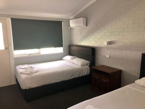 Bateau Bay Hotel - Accommodation Bookings 1