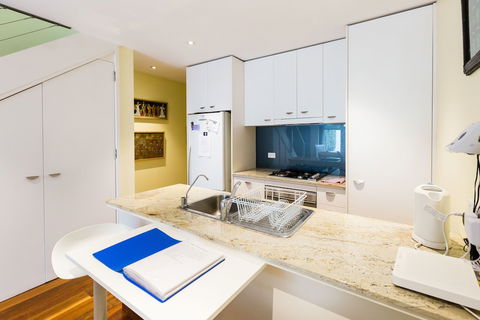ALEXANDER, 2BDR South Melbourne House - Accommodation Bookings 1