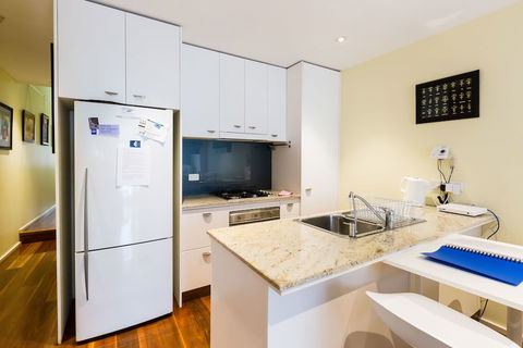 ALEXANDER, 2BDR South Melbourne House - Accommodation Bookings 3