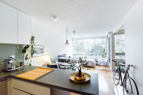 ISAAC, 1BDR South Melbourne Apartment - Accommodation Bookings 4