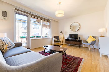 ROSIE, 2BDR St.Kilda Apartment - Accommodation Bookings 0