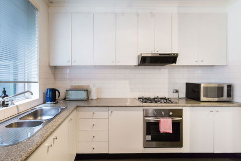 SELENA, 2BDR South Yarra Apartment - Accommodation Bookings 2