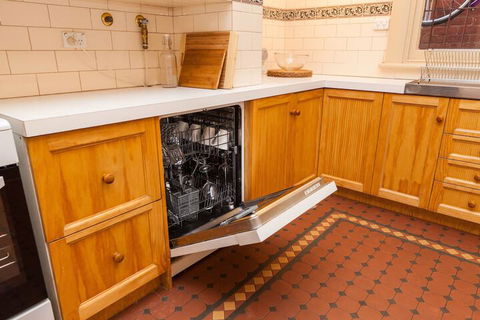 MADELINE, 1BDR Fitzroy Apartment - Accommodation Bookings 5