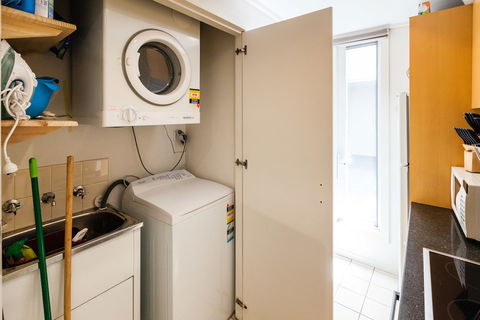 NAOMI, 2BDR South Melbourne Apartment - Accommodation Bookings 0