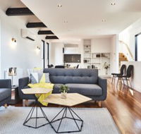 3 Level Architecturally Designed House - Accommodation Bookings