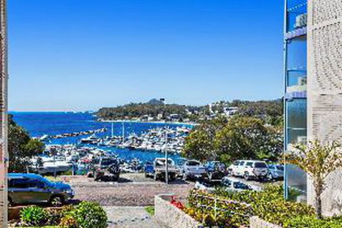 2 BEDROOM APARTMENT LAMAN LODGE UNIT 2 - Accommodation Bookings 1
