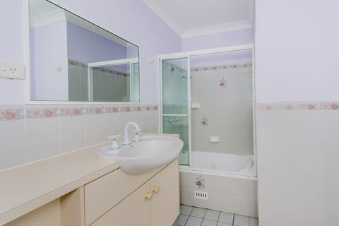 Pebble Pde 1 / 14 Fingal Bay - Accommodation Bookings 5