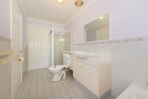 Pebble Pde 1 / 14 Fingal Bay - Accommodation Bookings 6