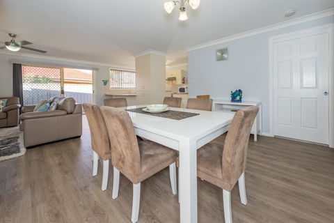 Pebble Pde 1 / 14 Fingal Bay - Accommodation Bookings 0