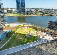 Onelife Docklands Luxury Apartment - Accommodation Bookings