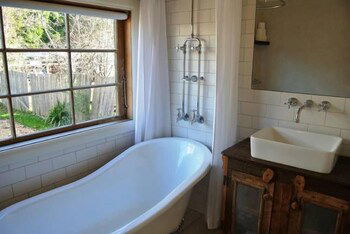 La Maisonette - Gorgeous 2 Bedroom - Accommodation Bookings 3