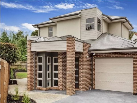 Signature Townhouse In Doncaster - Accommodation Bookings 1