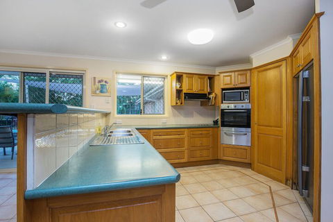 Anaheim Family Oasis - Accommodation Bookings 6